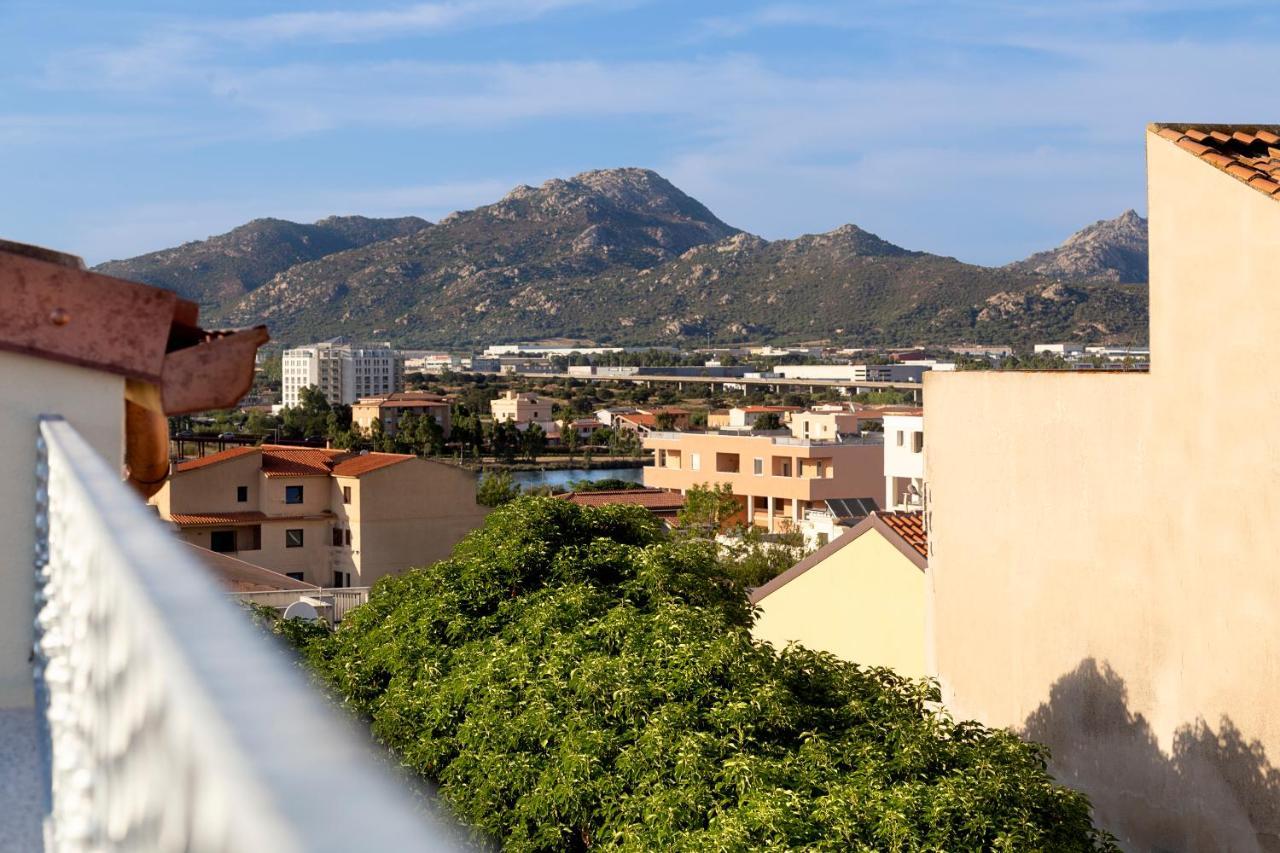 La Via Rooms And Terrace Olbia Esterno foto