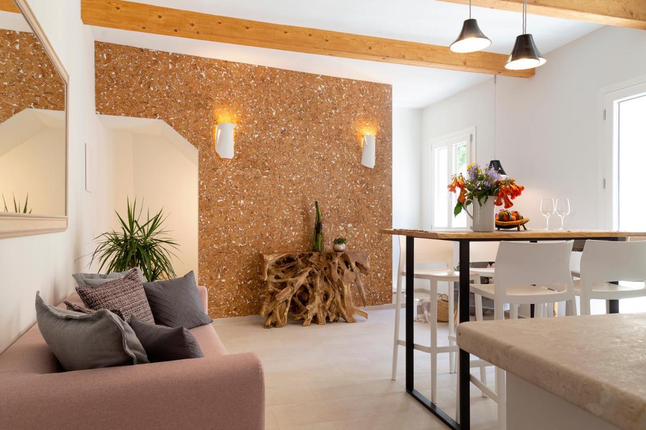 La Via Rooms And Terrace Olbia Esterno foto
