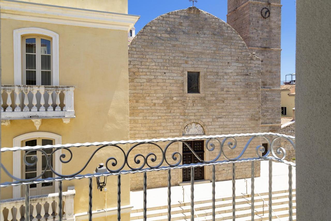 La Via Rooms And Terrace Olbia Esterno foto